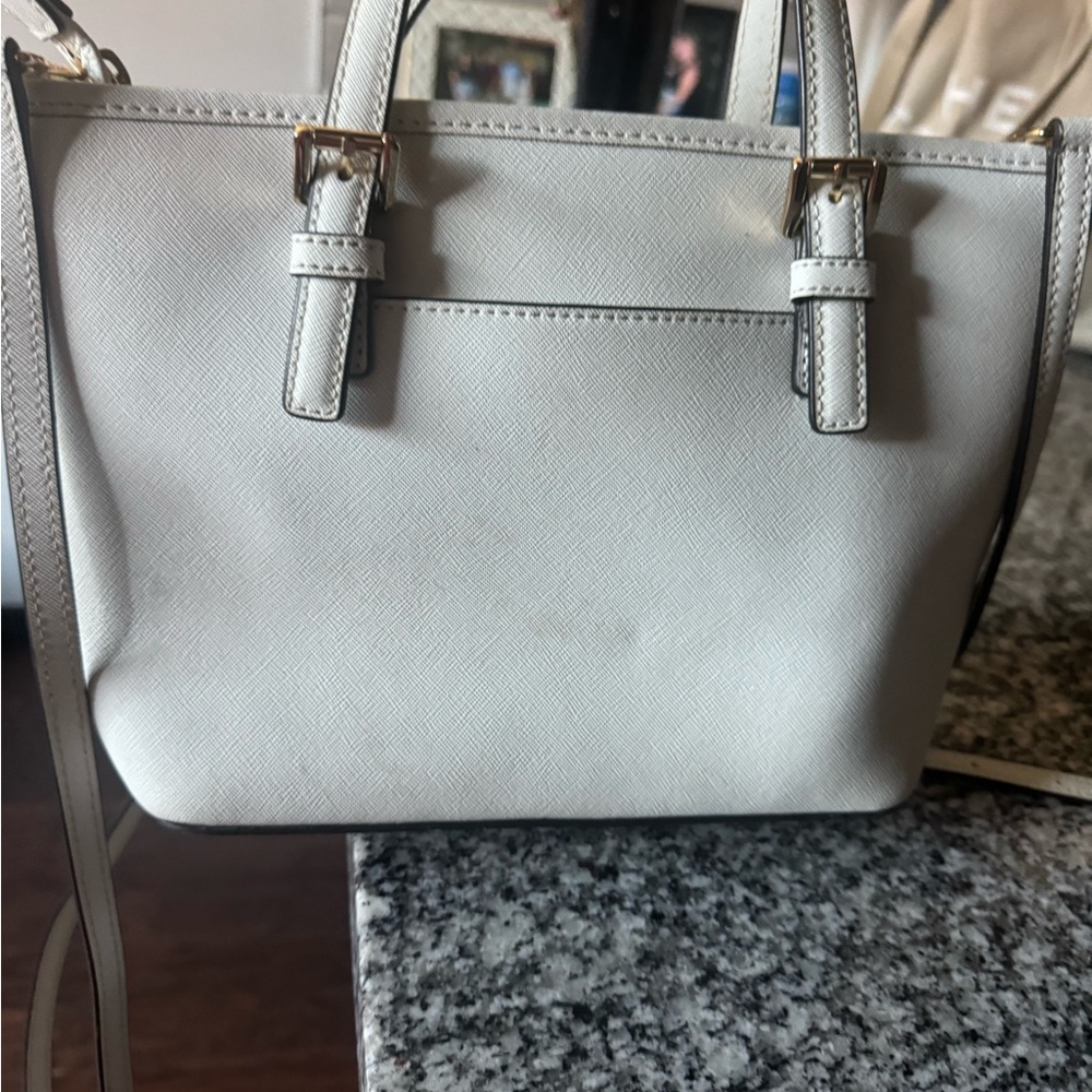 Michael Kors Elegant White Handbag with Gold Accents